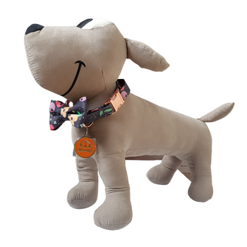 Obroża dla psa z piękną kokardą w kwiaty szara M